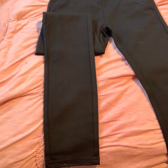 Black pair of casual leggings - Picture 2 of 4